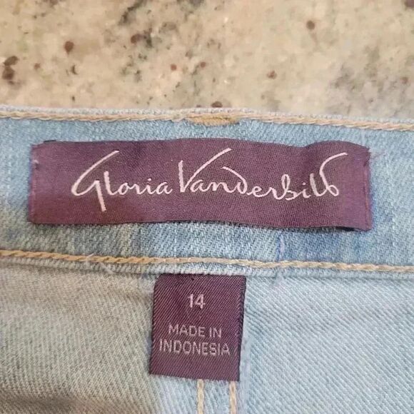 Gloria Vanderbilt Women's Amanda Light Wash Blue Cotton/Spandex Denim Jeans EUC - Picture 5 of 9